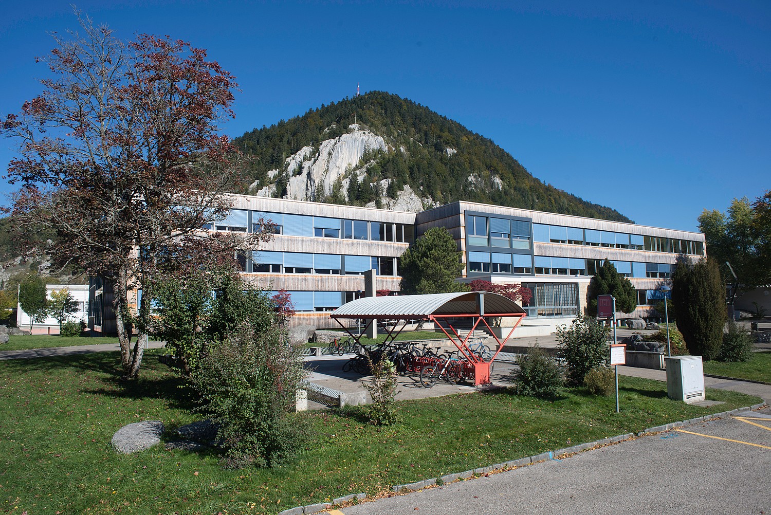 Das Collège de Longereuse in Fleurier im Val de Travers.