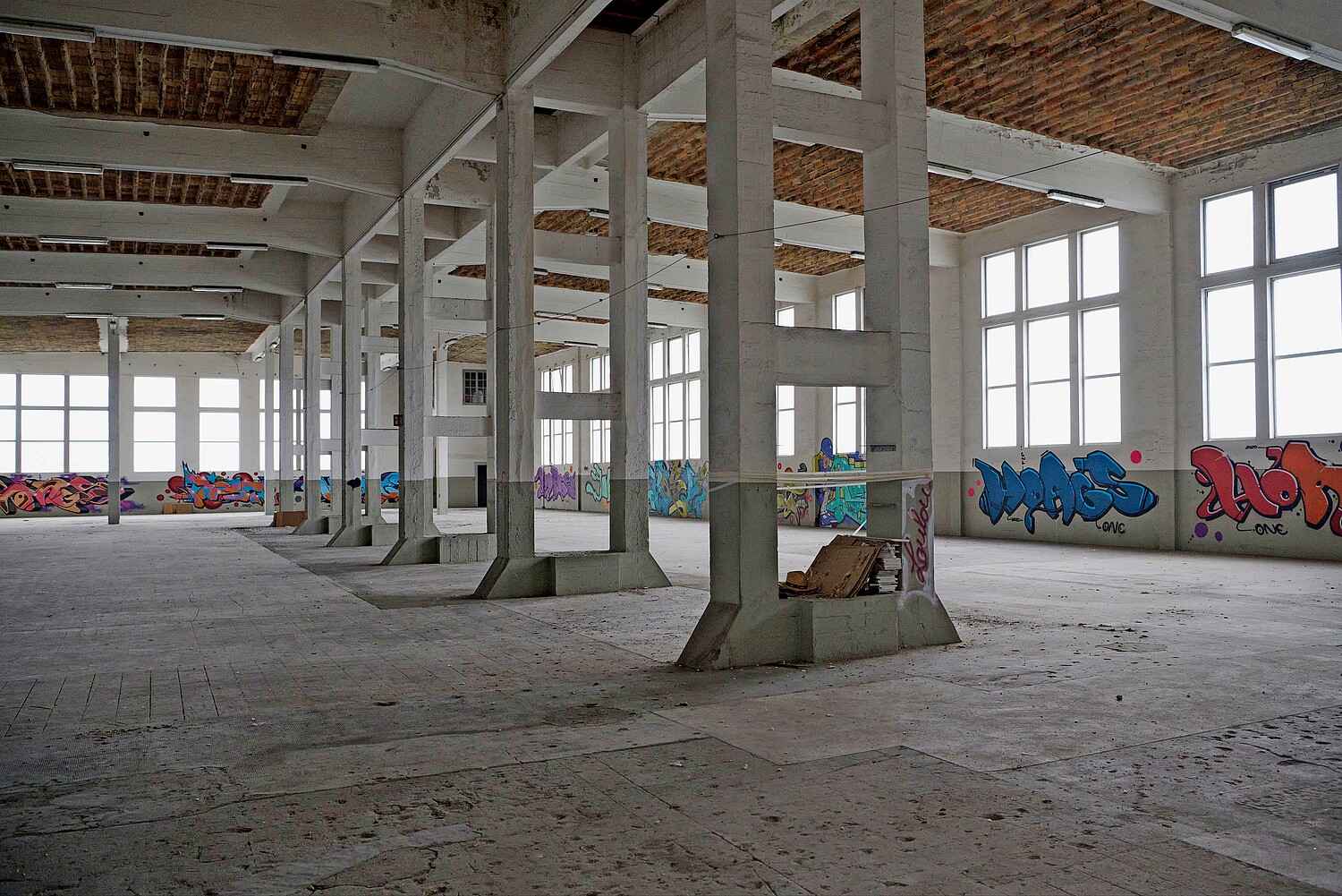 Les halles industrielles vides du site d’Attisholz seront bientôt transformées en logements et en surfaces commerciales.