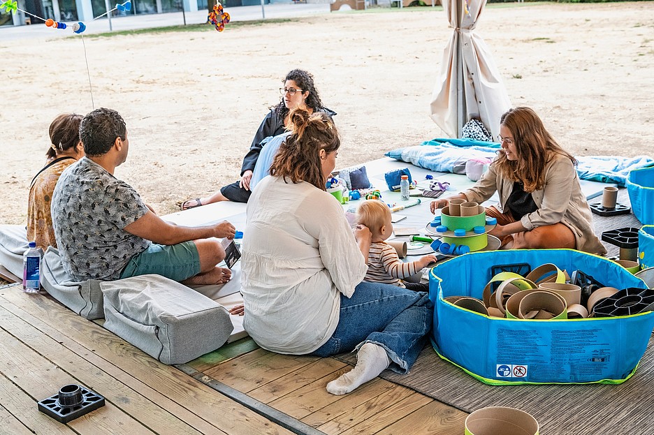 Les principales compétences de vie sont posées pendant la petite enfance. Sur la photo, les chapiteaux enchantés à Vernier.