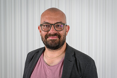 Le journaliste et expert en IA Reto Vogt conseille à toutes les communes de s’intéresser à l’intelligence artificielle.