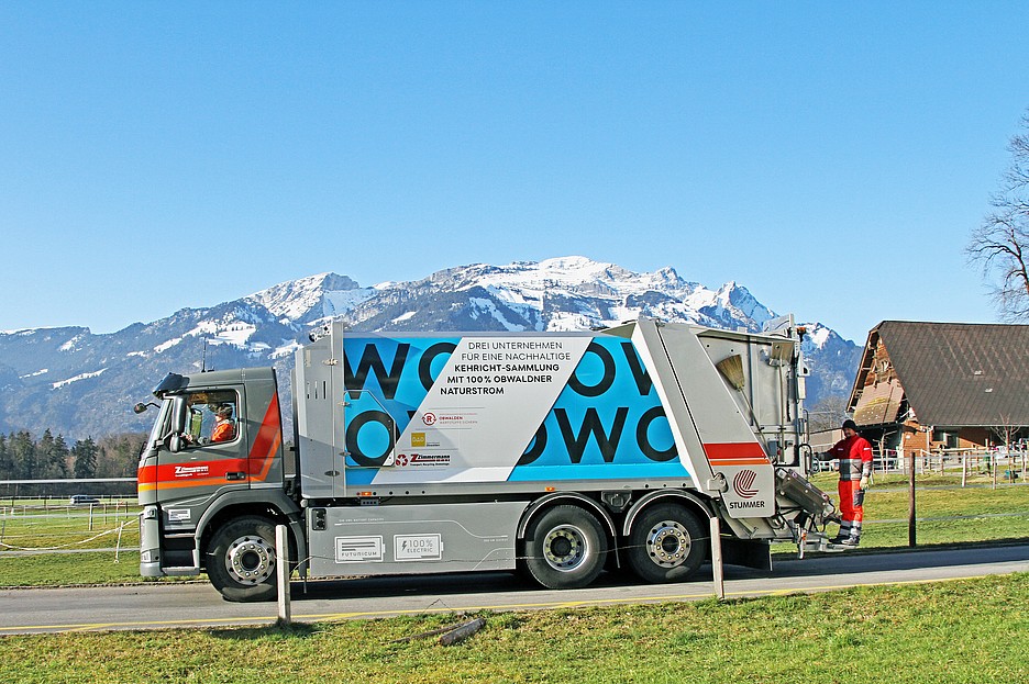 Les camions poubelles électriques roulent grâce à 100% d’électricité verte et présentent moins de risques pour la santé des éboueurs.